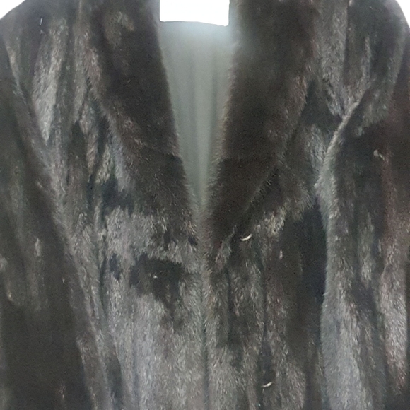 Genuine Mink Coat, Made in Italy Milano, Designed by Marko Gianote. - Picture 10 of 11
